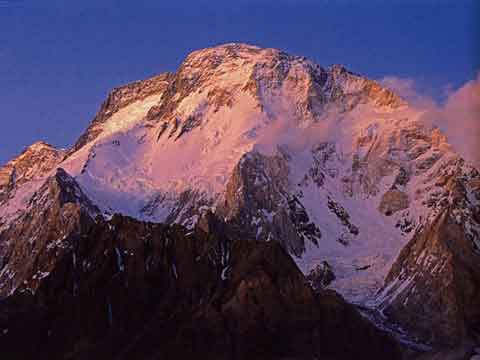 Broad Peak Trekking Guidebook -
Broad Peak Sunset From Concordia - Himalayan Trails (Sentiers de l'Himalaya) book
